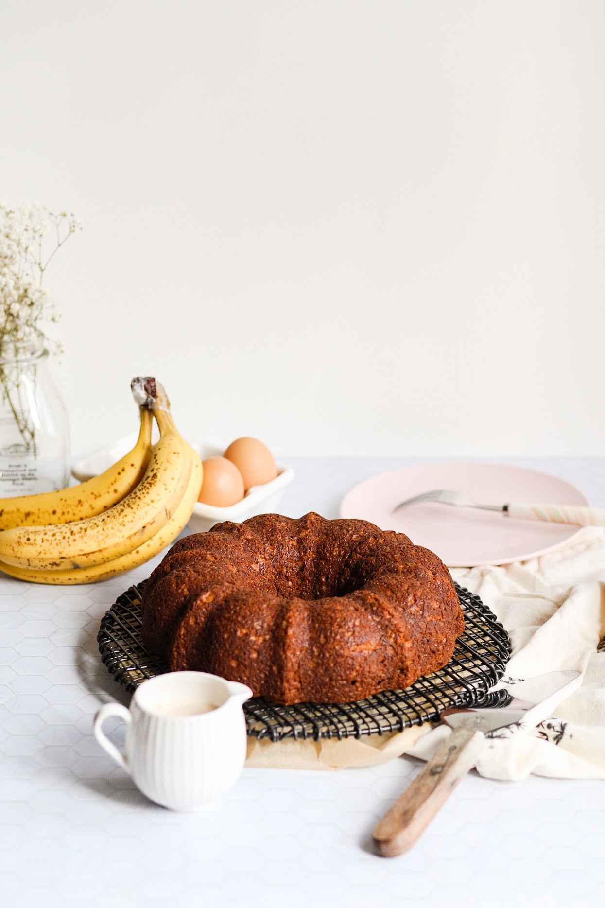 Banana chai bundt cake